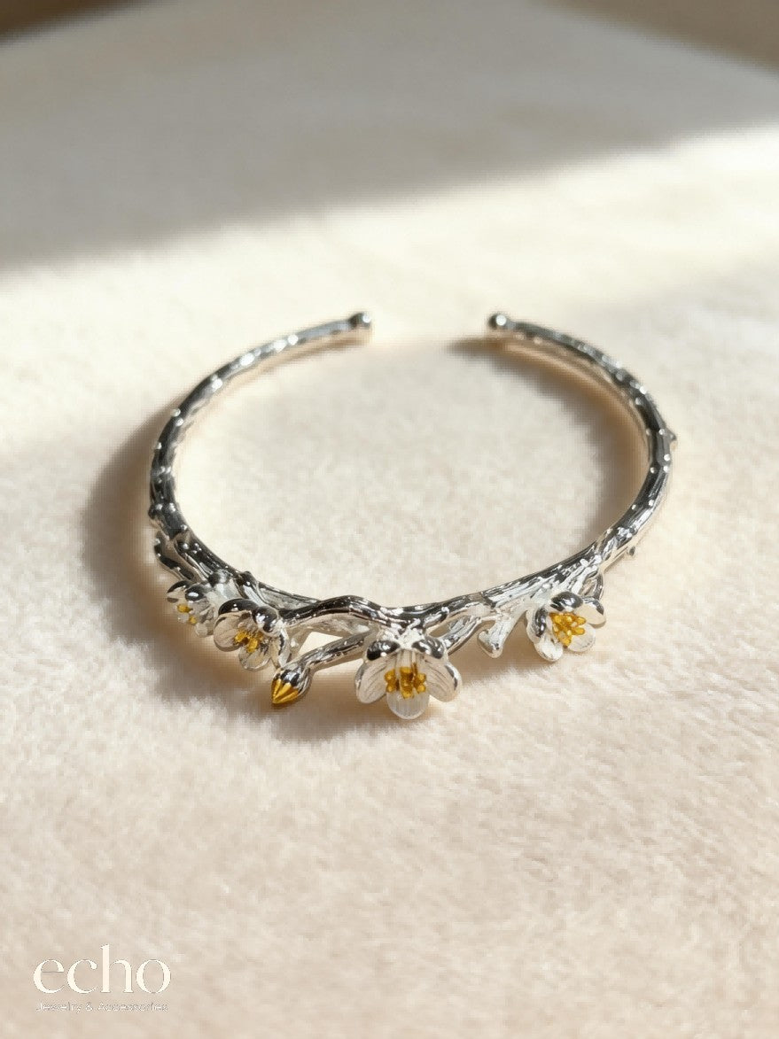 Vintage Silver Floral Relief Adjustable Open Bangle